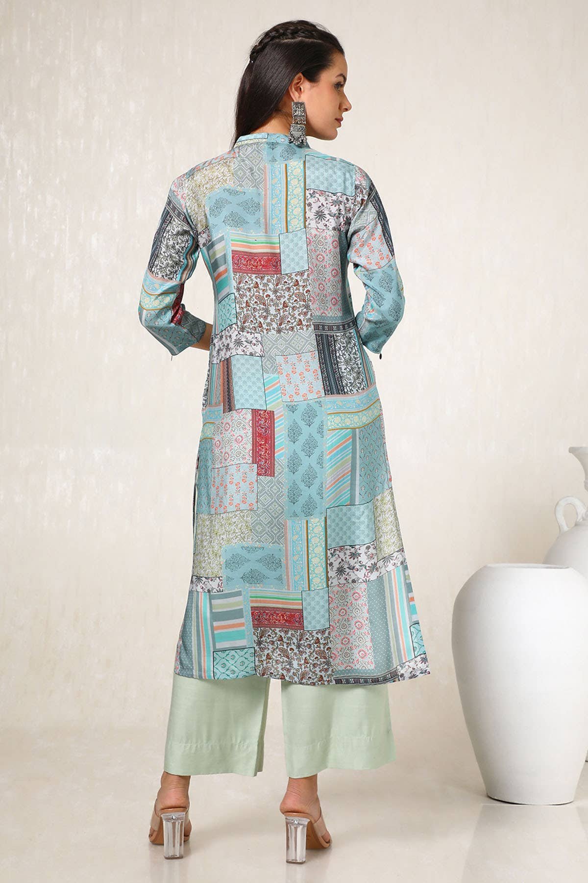 Powder Blue Viscose Muslin Ethnic Motifs Kurta With Tassels - View 4