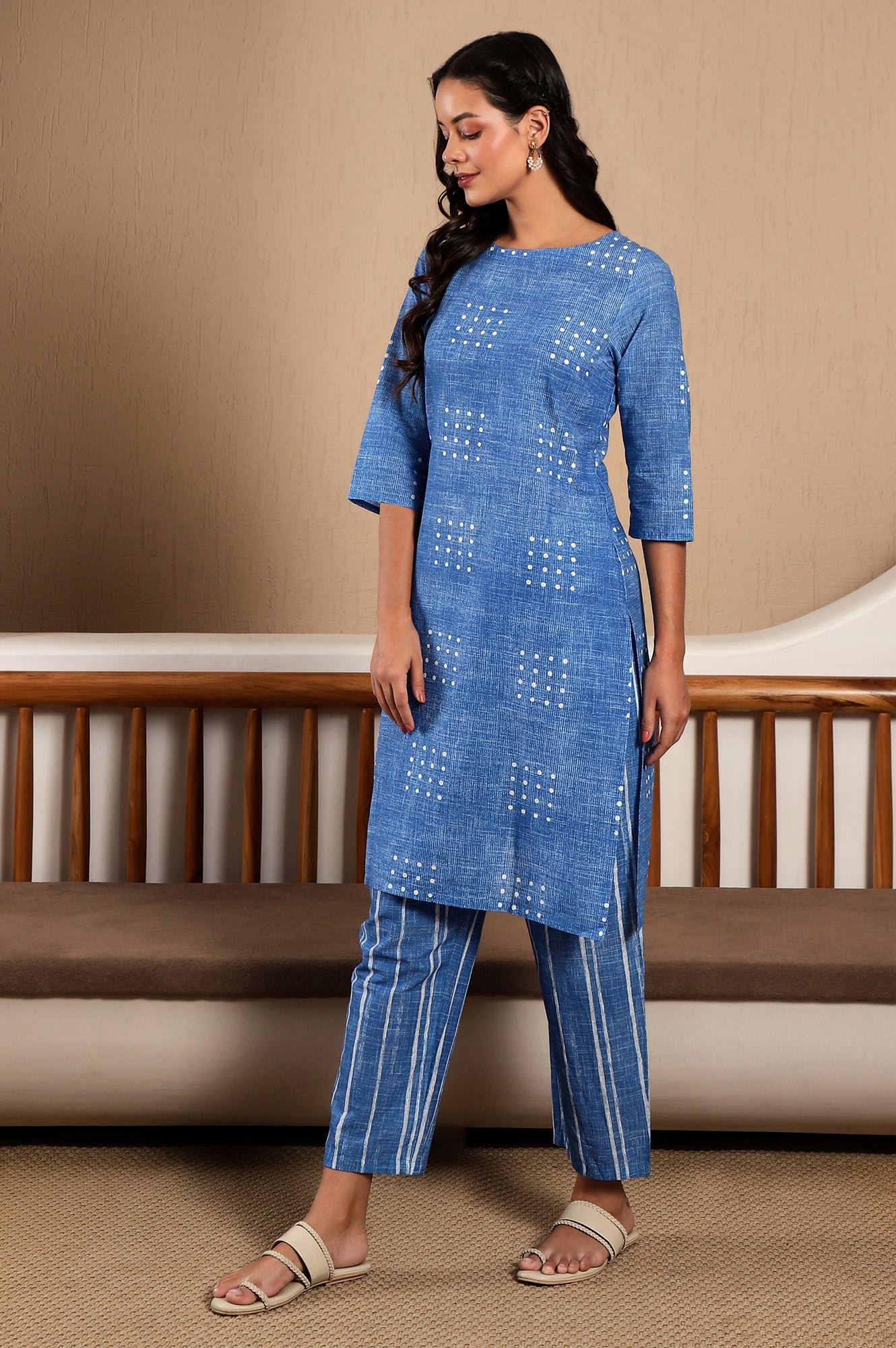 Blue Polka Dot Printed Pure Cotton Straight Kurta and Pants Co-ord Set - View 4
