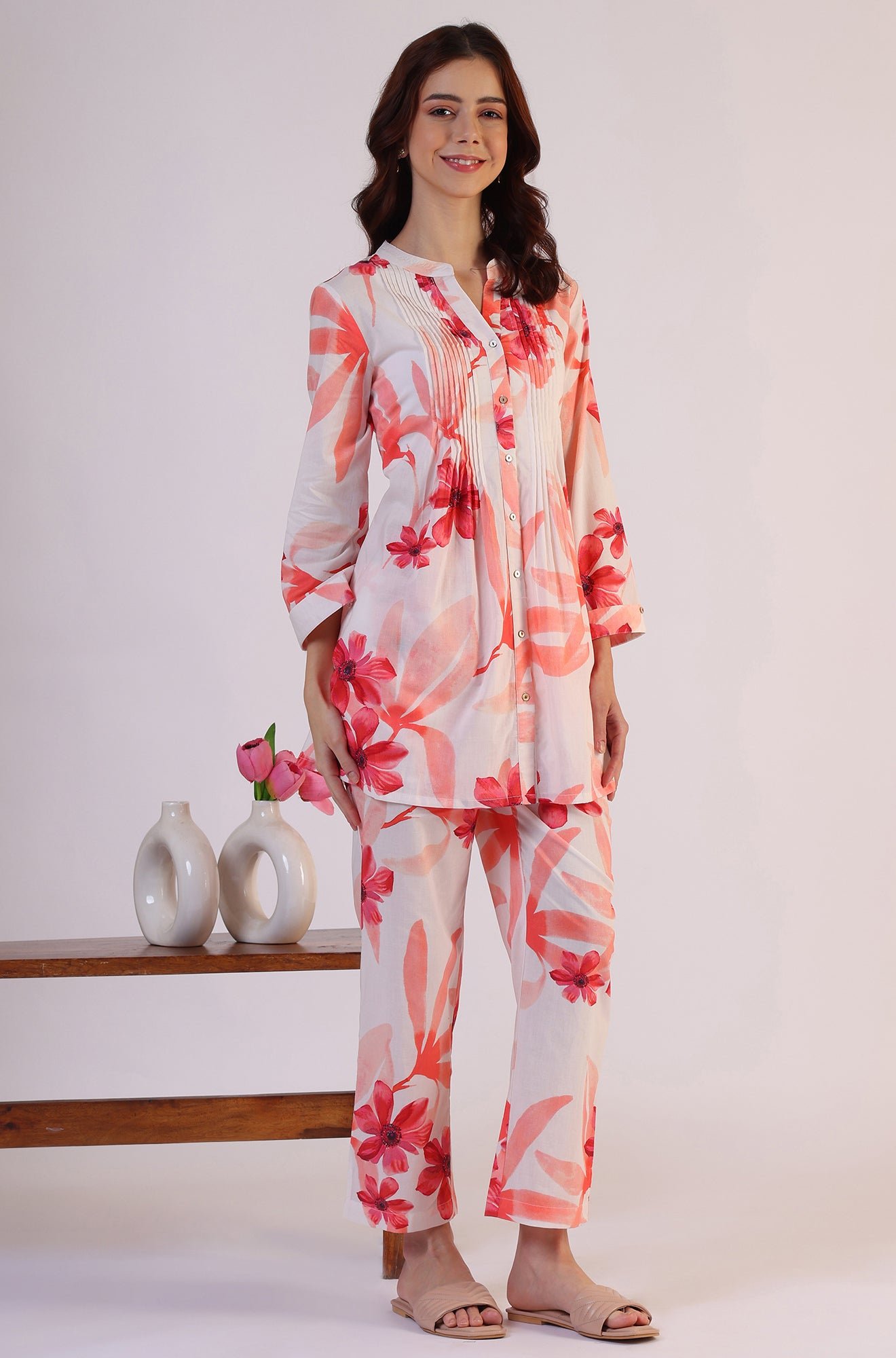 White Bold Floral Printed Pure Cotton Tunic and Straight Pants Co-ord Set - View 5
